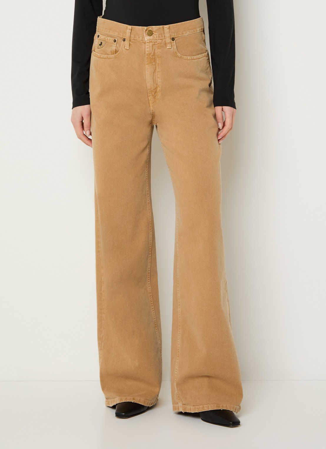 Lois High waist loose fit jeans met gekleurde wassing - detail camel