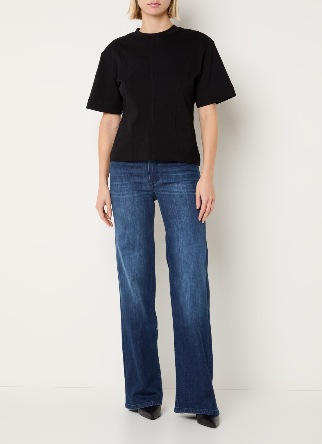 Lois Hypersoft high waist flared jeans met steekzakken - voorkant 5 middenblauw