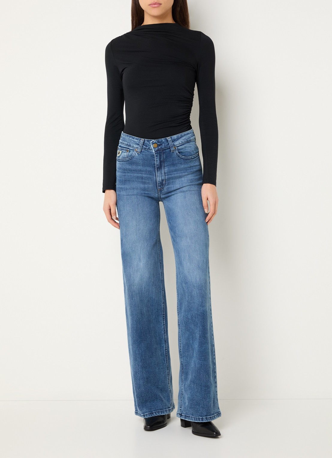 Lois Hypersoft high waist flared jeans met steekzakken - voorkant 5 blauw