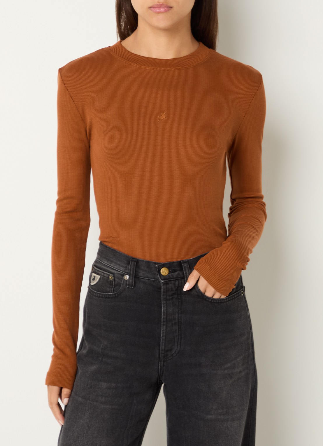 Lois Lauren fijngebreide trui met logo - detail cognac