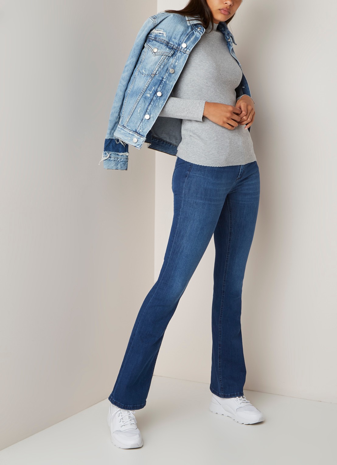 Lois Melrose mid waist flared jeans - voorkant 3 indigo