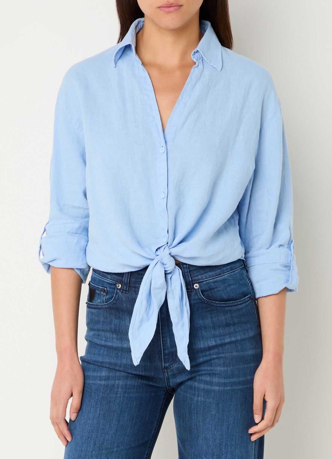 Lois Pia blouse van linnen met gestrikt detail - detail 3 lichtblauw