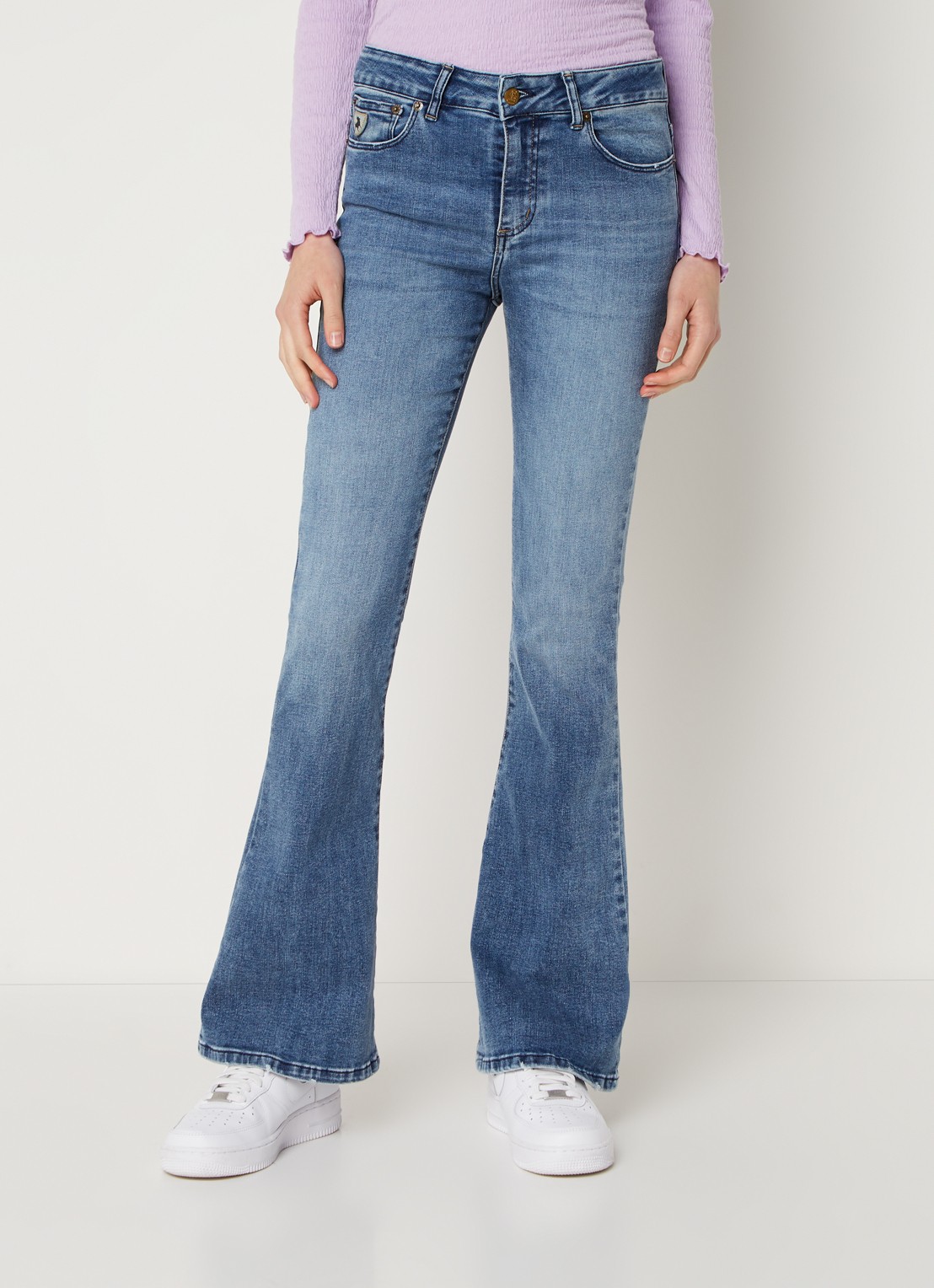 Lois Ravel high waist flared jeans met medium wassing  - detail 4 indigo