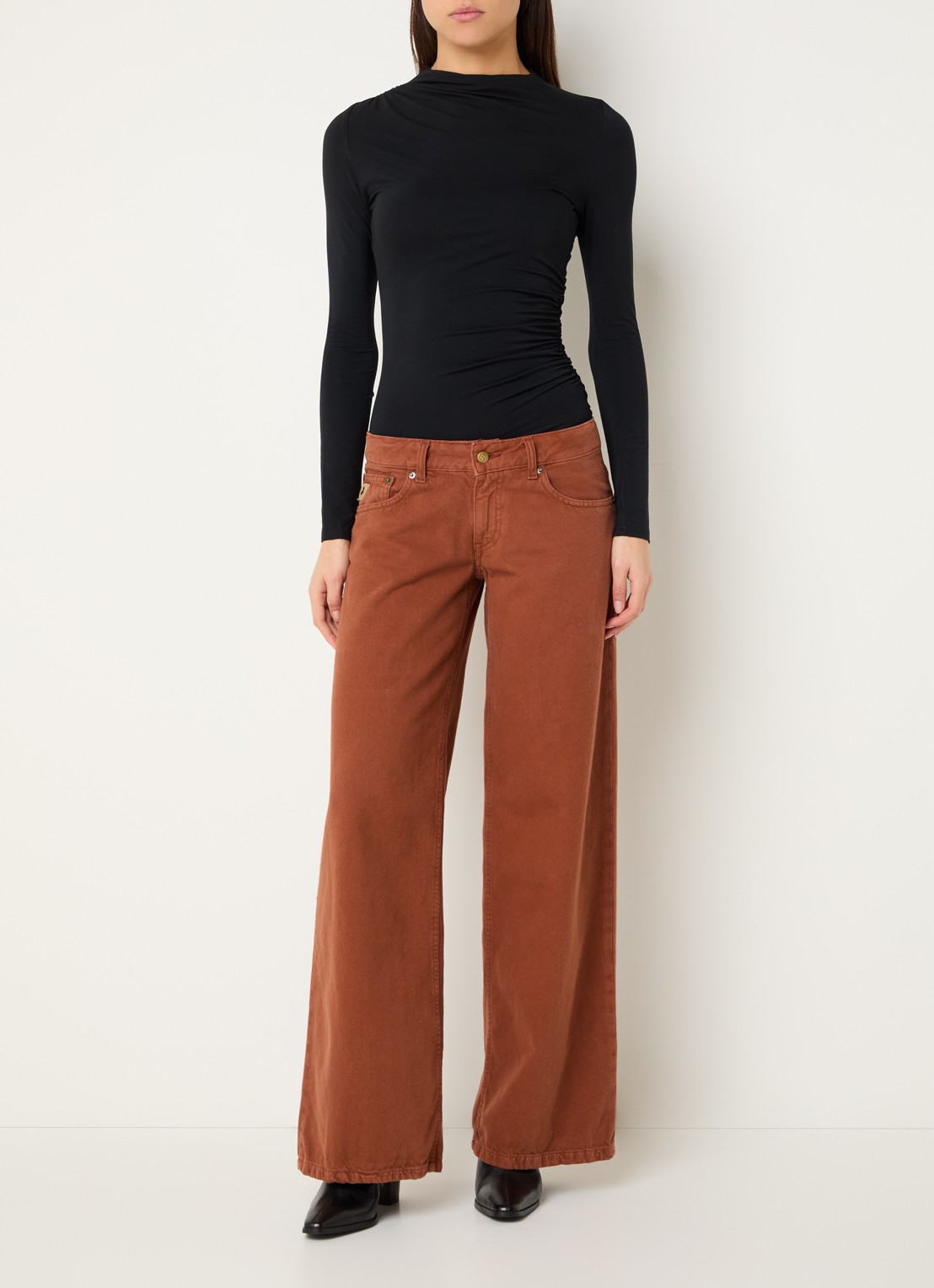 Lois Skale mid waist wide leg jeans met gekleurde wassing - voorkant 2 oranjebruin