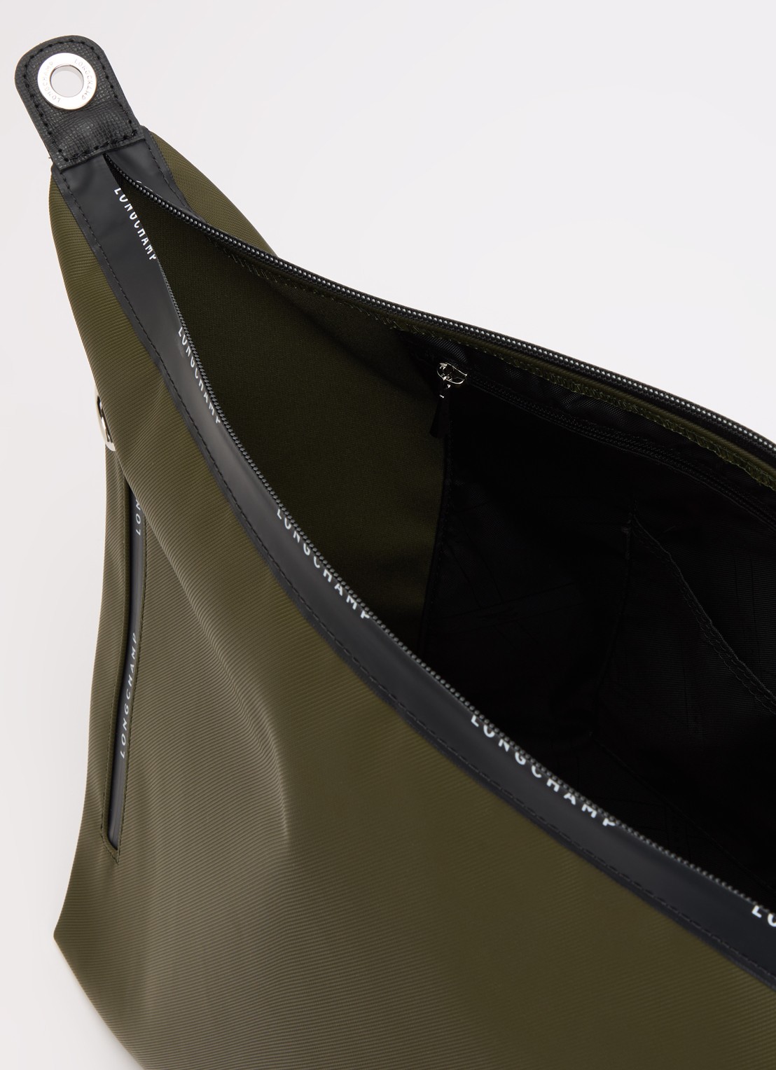 Longchamp Le Pliage Energy crossbodytas M van canvas met afneembare schouderriem - detail legergroen