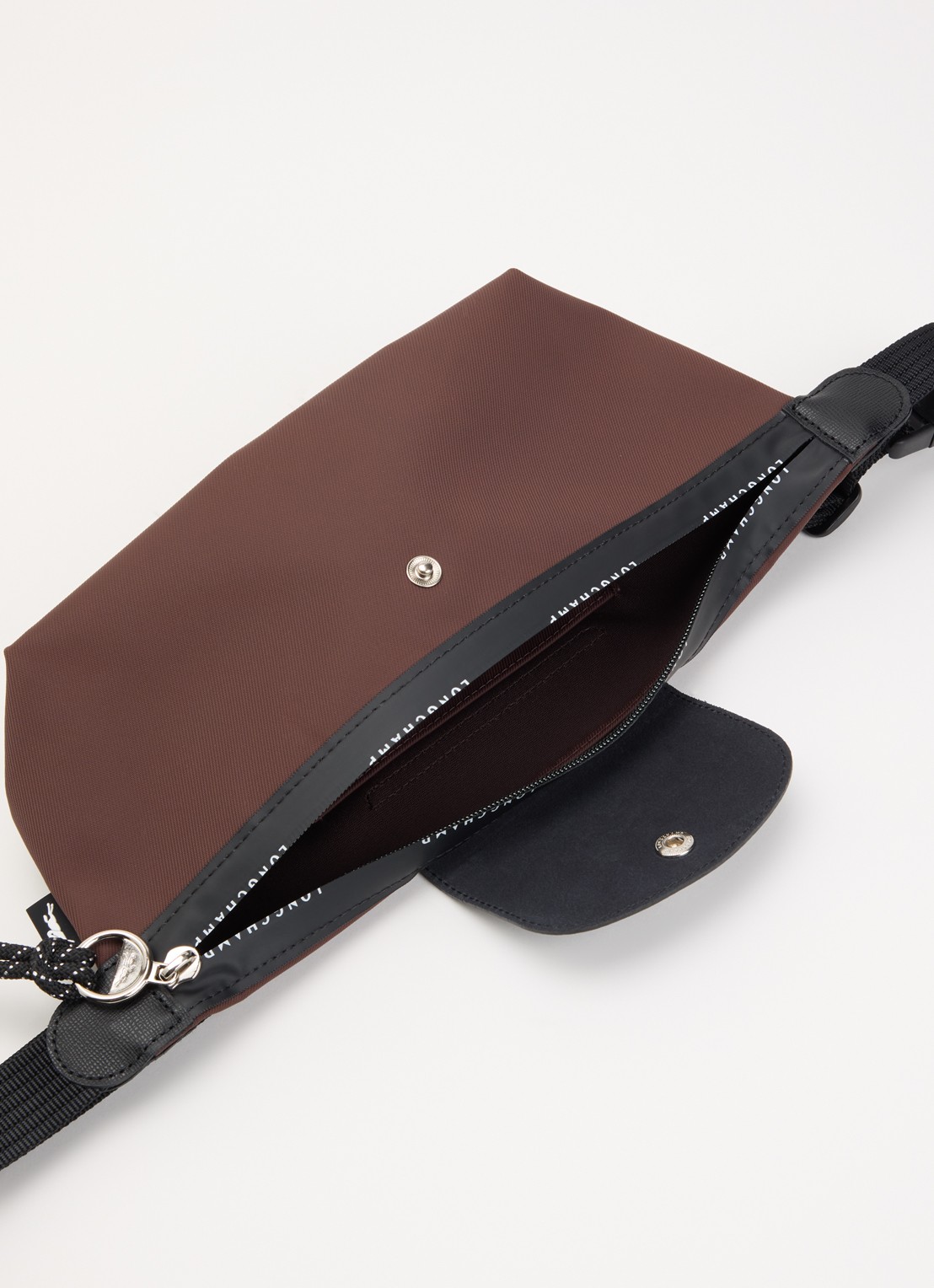 Longchamp Le Pliage Energy heuptas M van canvas met leren details - detail 2 donkerbruin