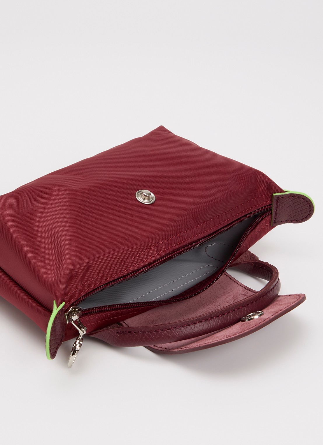Longchamp Le Pliage Green handtas met leren details - detail 4 bordeauxrood
