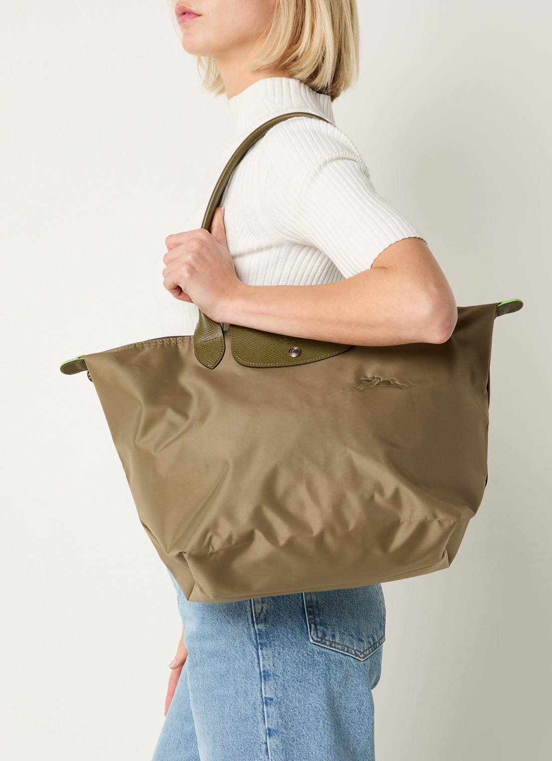 Longchamp Le Pliage Green schoudertas L met leren details - voorkant 2 lichtbruin