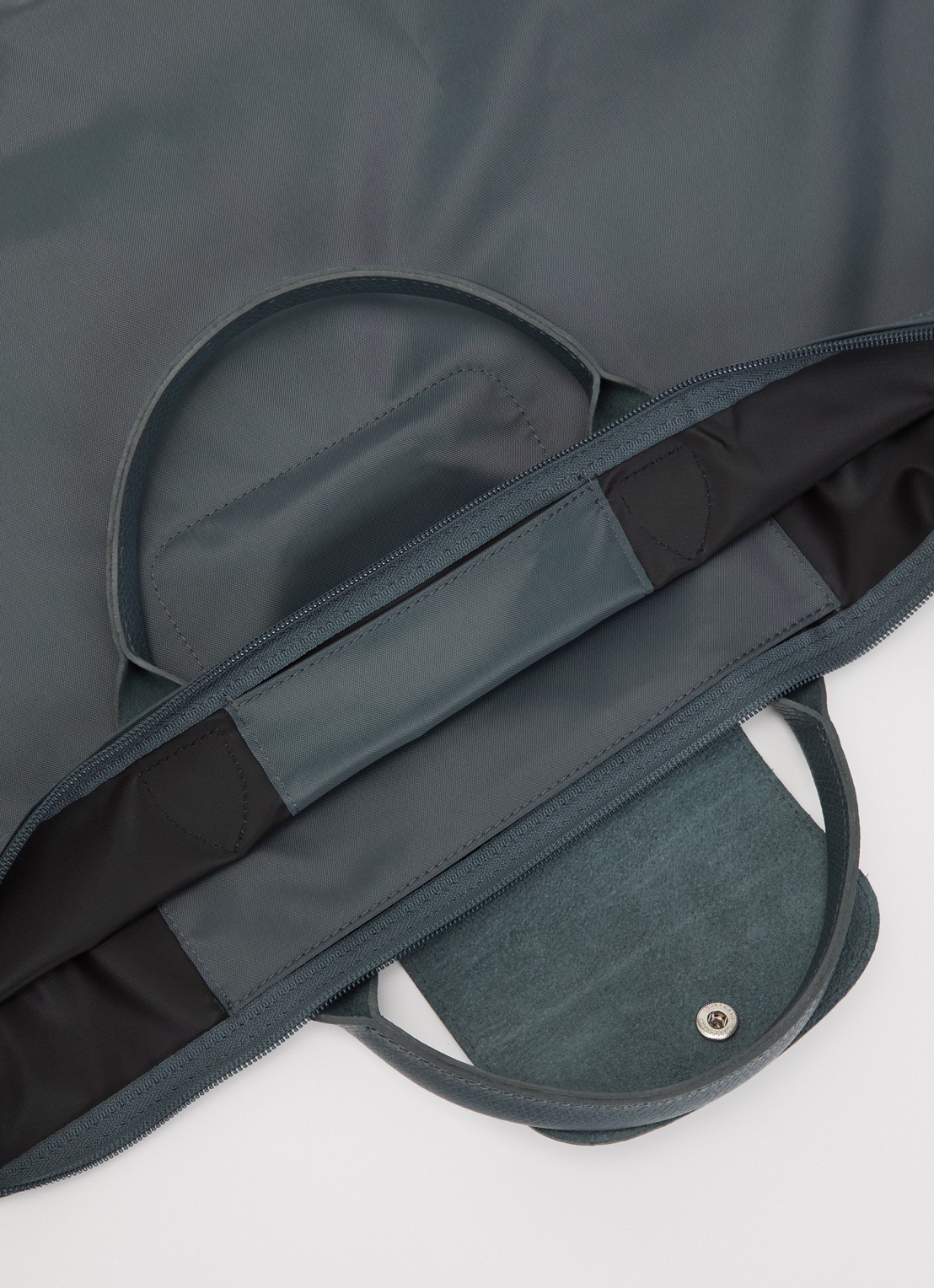 Longchamp Le Pliage One reistas L met leren details - detail staalblauw