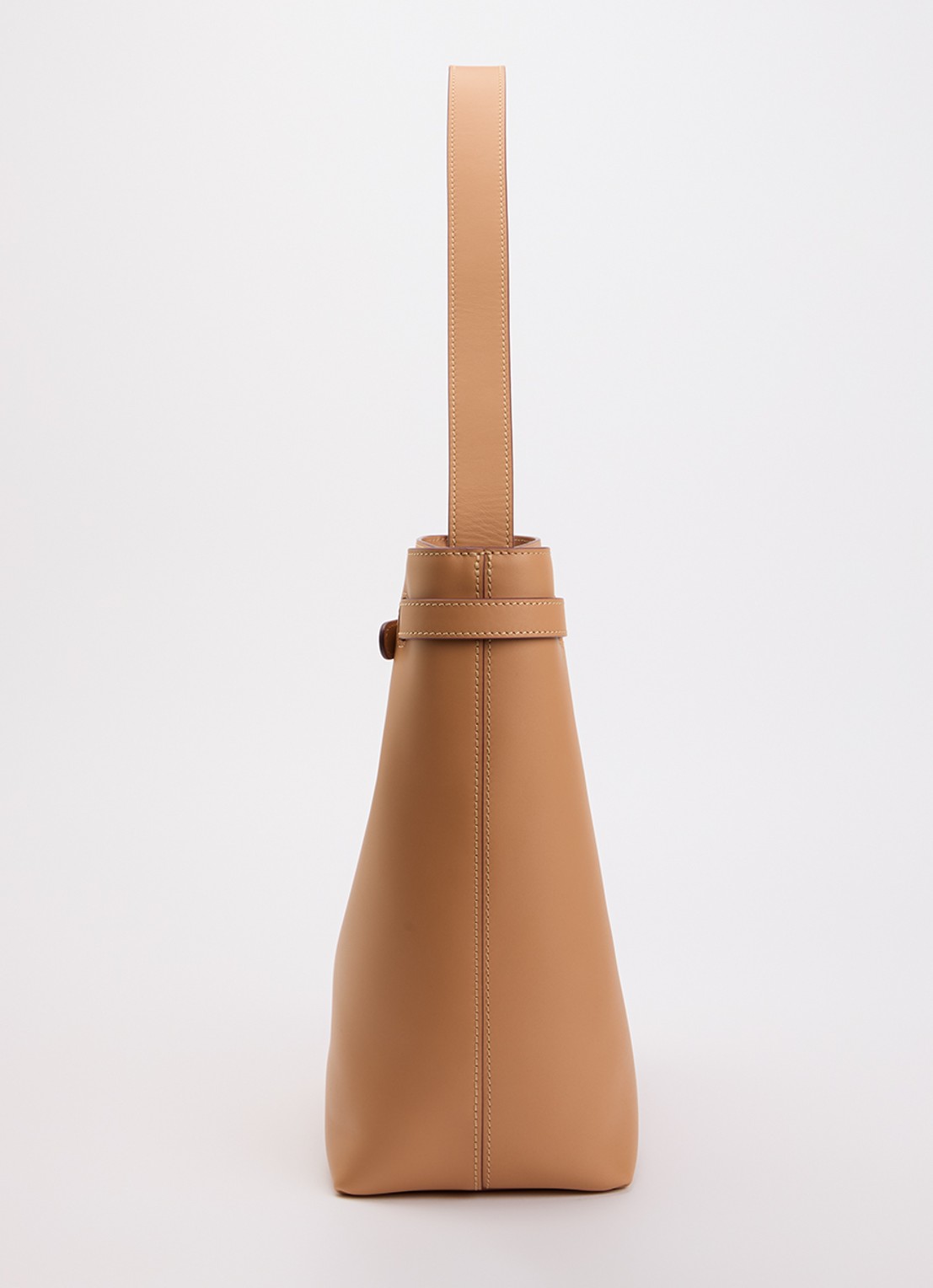 Longchamp Le Smart schoudertas L van kalfsleer met verstelbare schouderriem - detail 4 camel