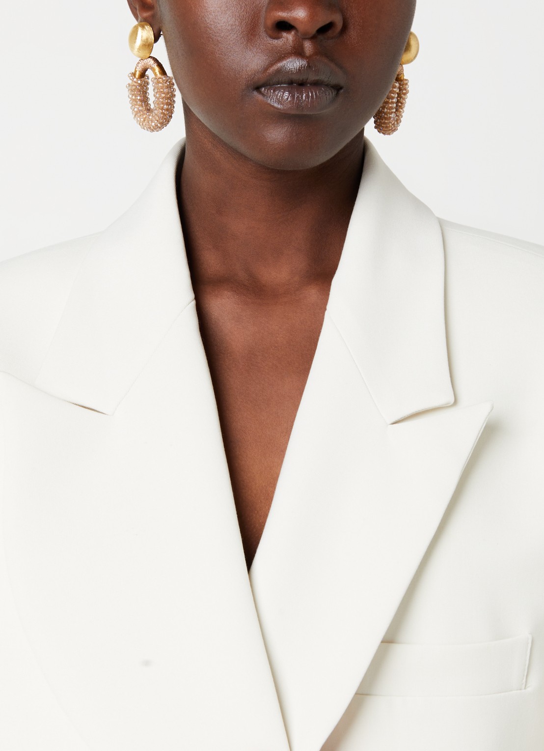 LOTT. gioielli Yara Glassberry Silk statement oorbellen verguld - voorkant 3 donkerbeige