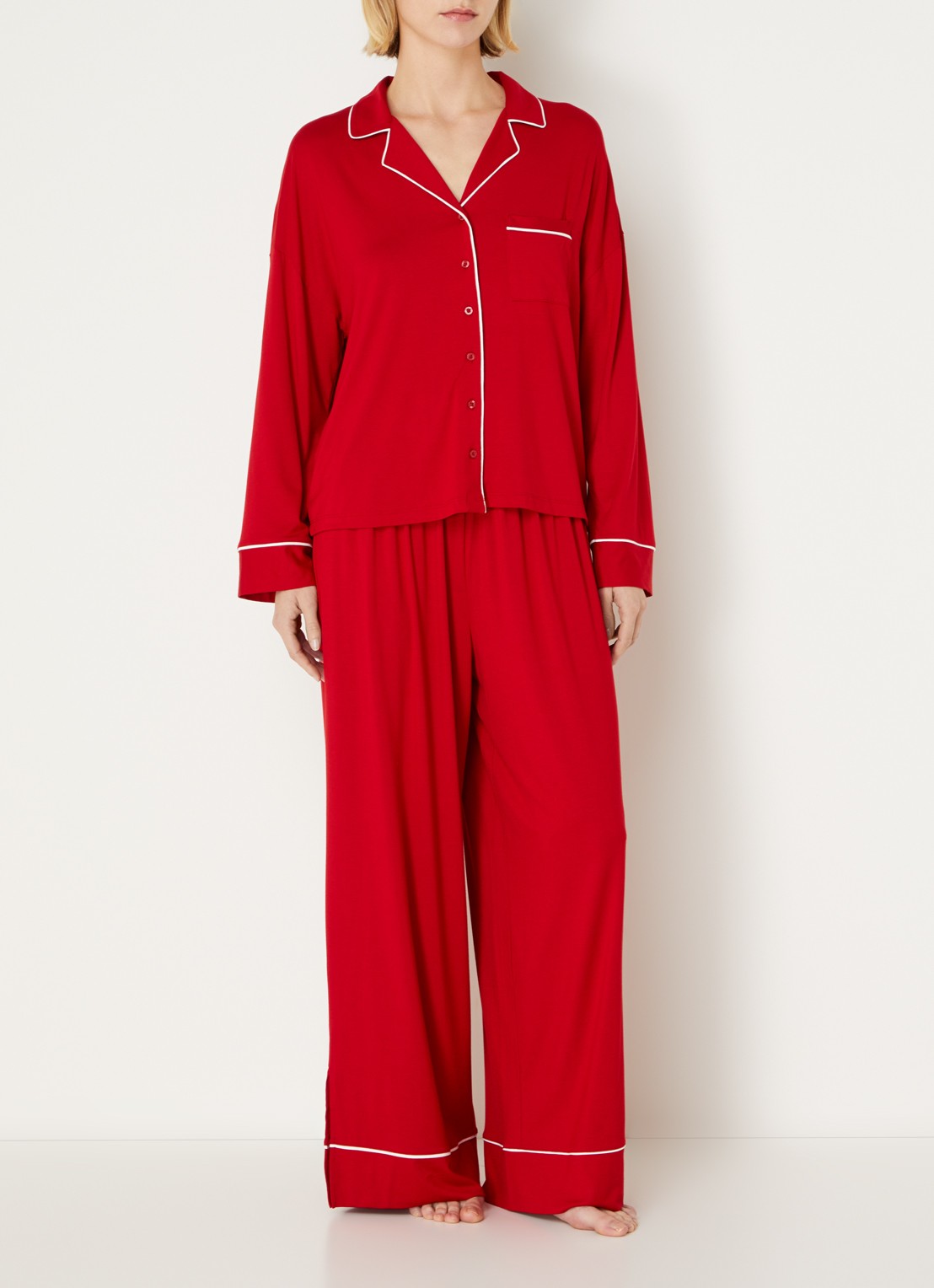 Lounge Alpine Dreams pyjamatop met V-hals - voorkant 4 rood