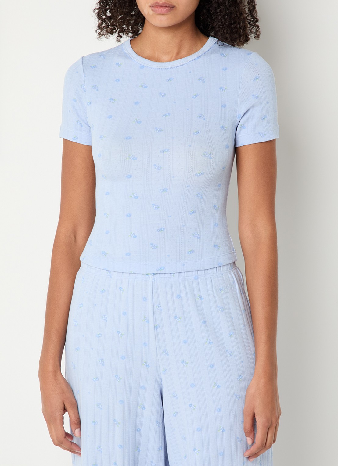 Lounge Pointelle pyjama top met bloemenprint - detail blauw