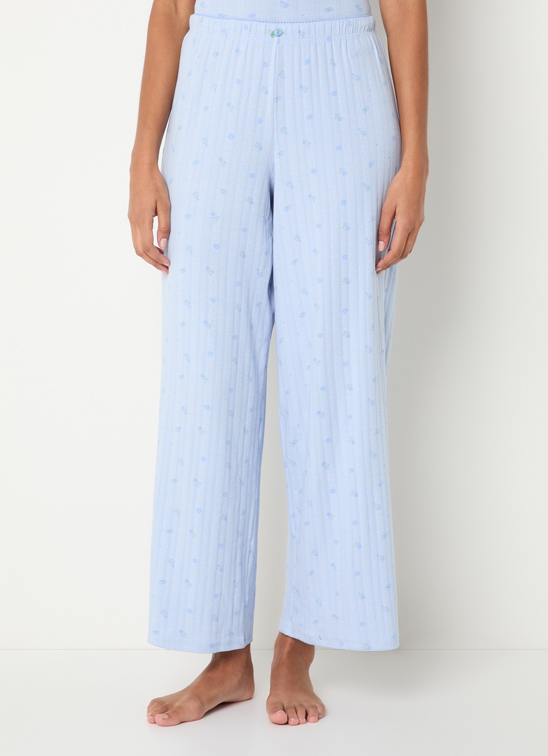 Lounge Pointelle pyjamabroek met bloemenprint - detail blauw