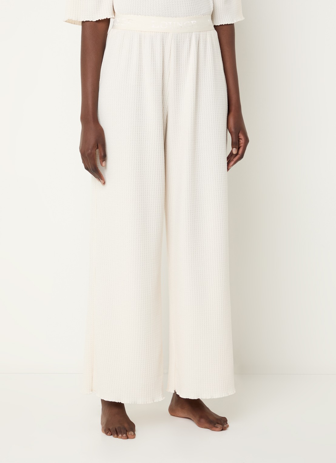 Lounge Pyjamabroek met structuur - detail 4 beige