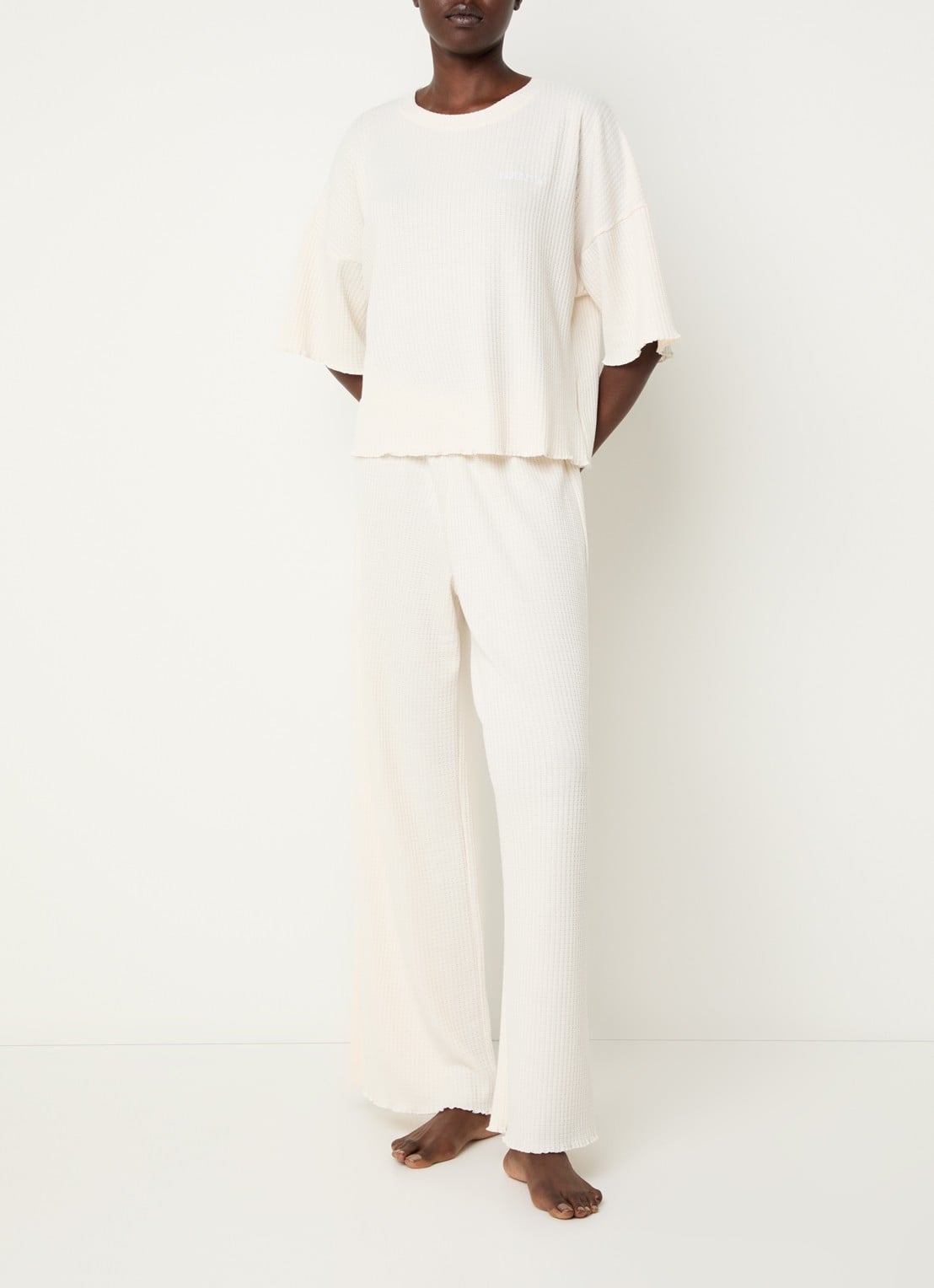Lounge Pyjamatop met structuur en logoborduring - voorkant 4 beige