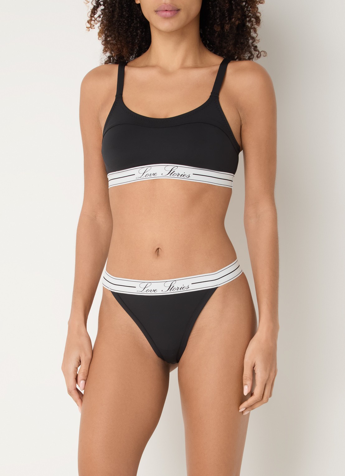 Love Stories Roomie string met logoband - voorkant 5 zwart
