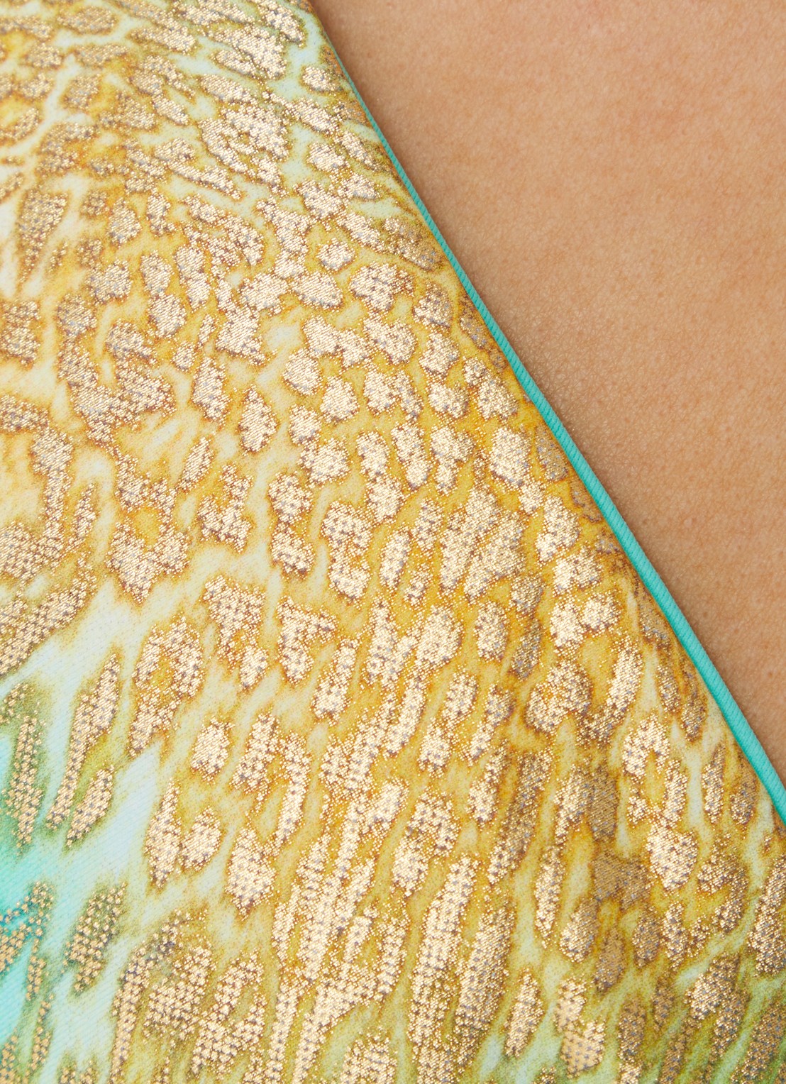 Luli Fama Triangel bikinitop met panterprint - detail 2 turquoise