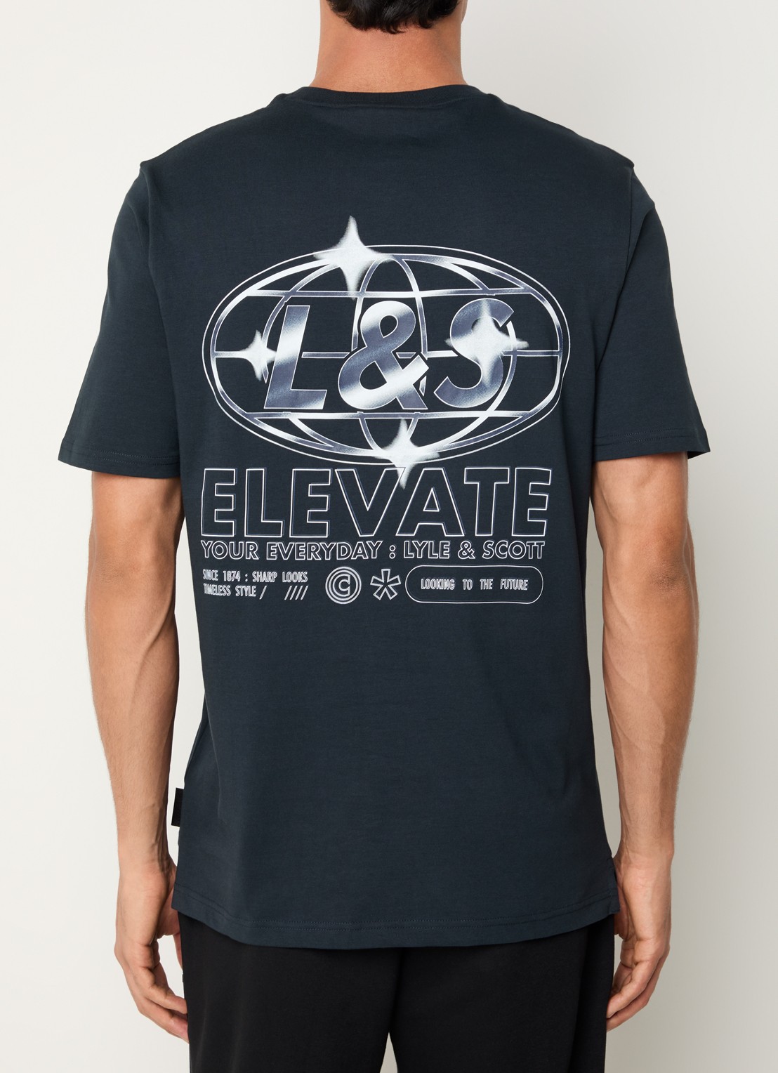 Lyle & Scott Chrome T-shirt met logo- en backprint - detail 4 zwart