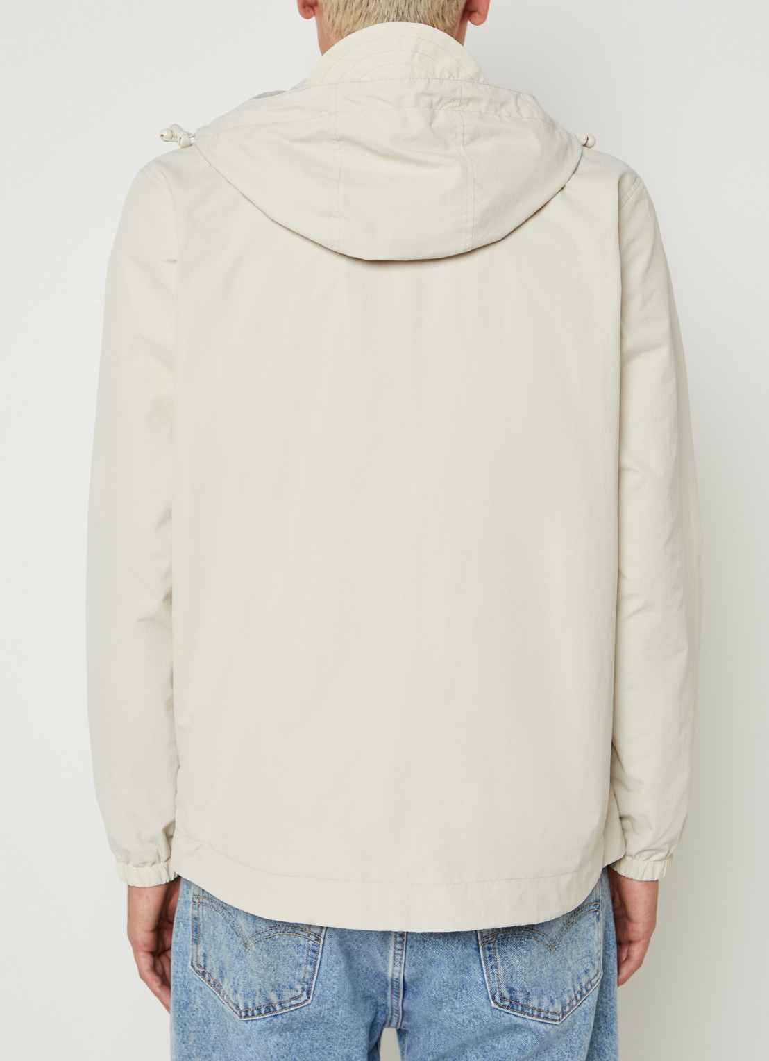 Lyle & Scott Lichtgewicht jack met capuchon - achterkant donkerbeige