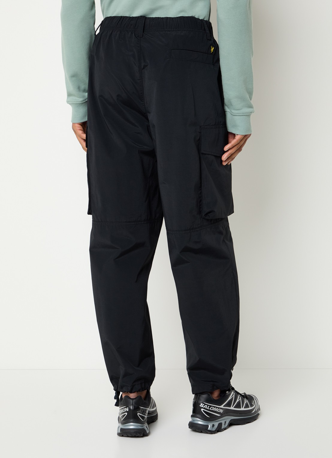 Lyle & Scott Loose fit cargobroek met klepzakken - achterkant 5 zwart