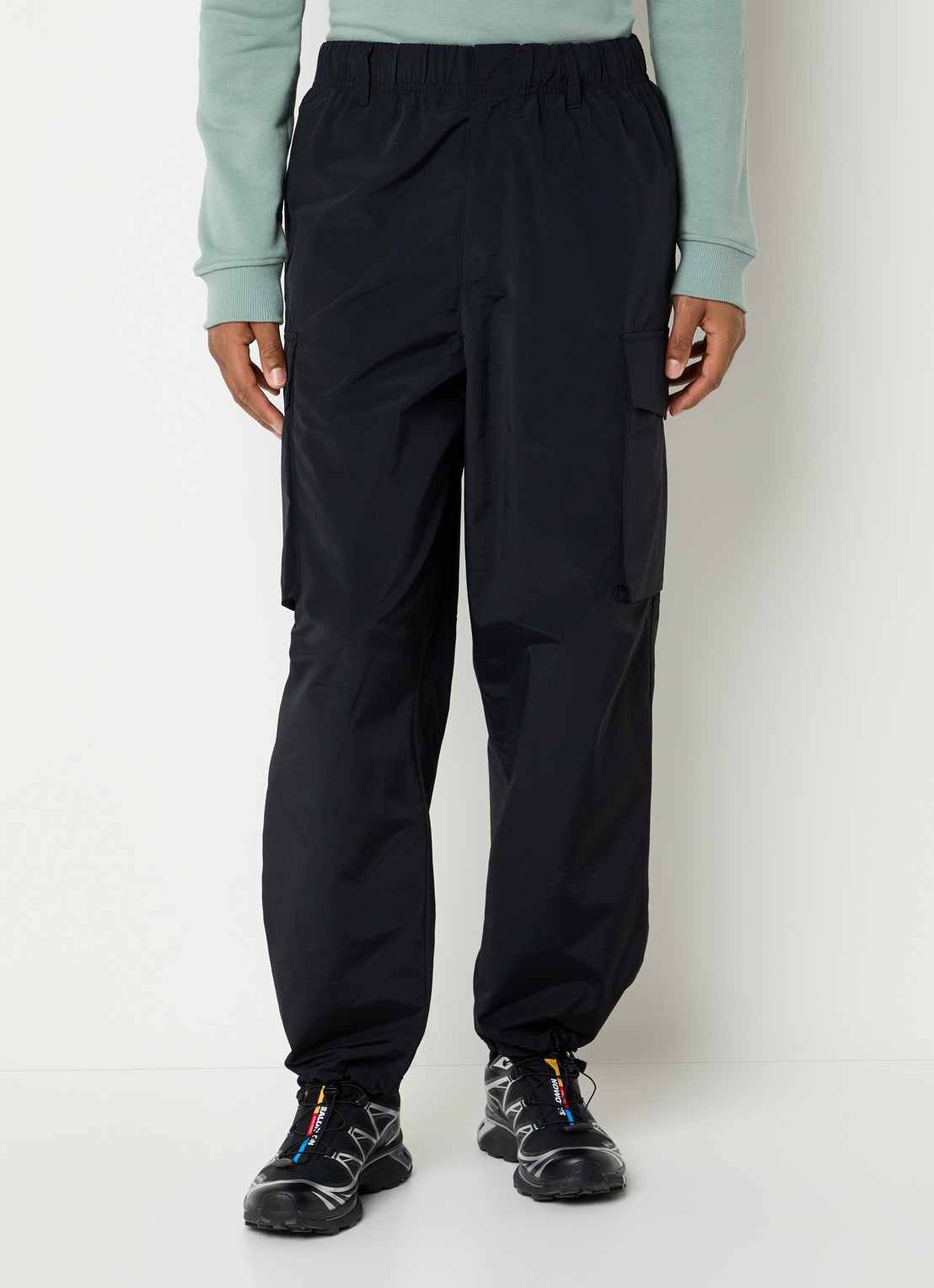 Lyle & Scott Loose fit cargobroek met klepzakken - detail 3 zwart