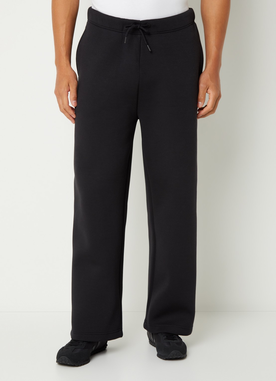 Lyle & Scott Loose fit joggingbroek met trekkoord - detail zwart