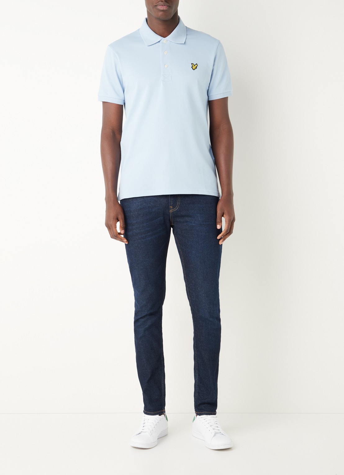 Lyle & Scott Regular fit polo van  piqué katoen met logo - voorkant 3 lichtblauw