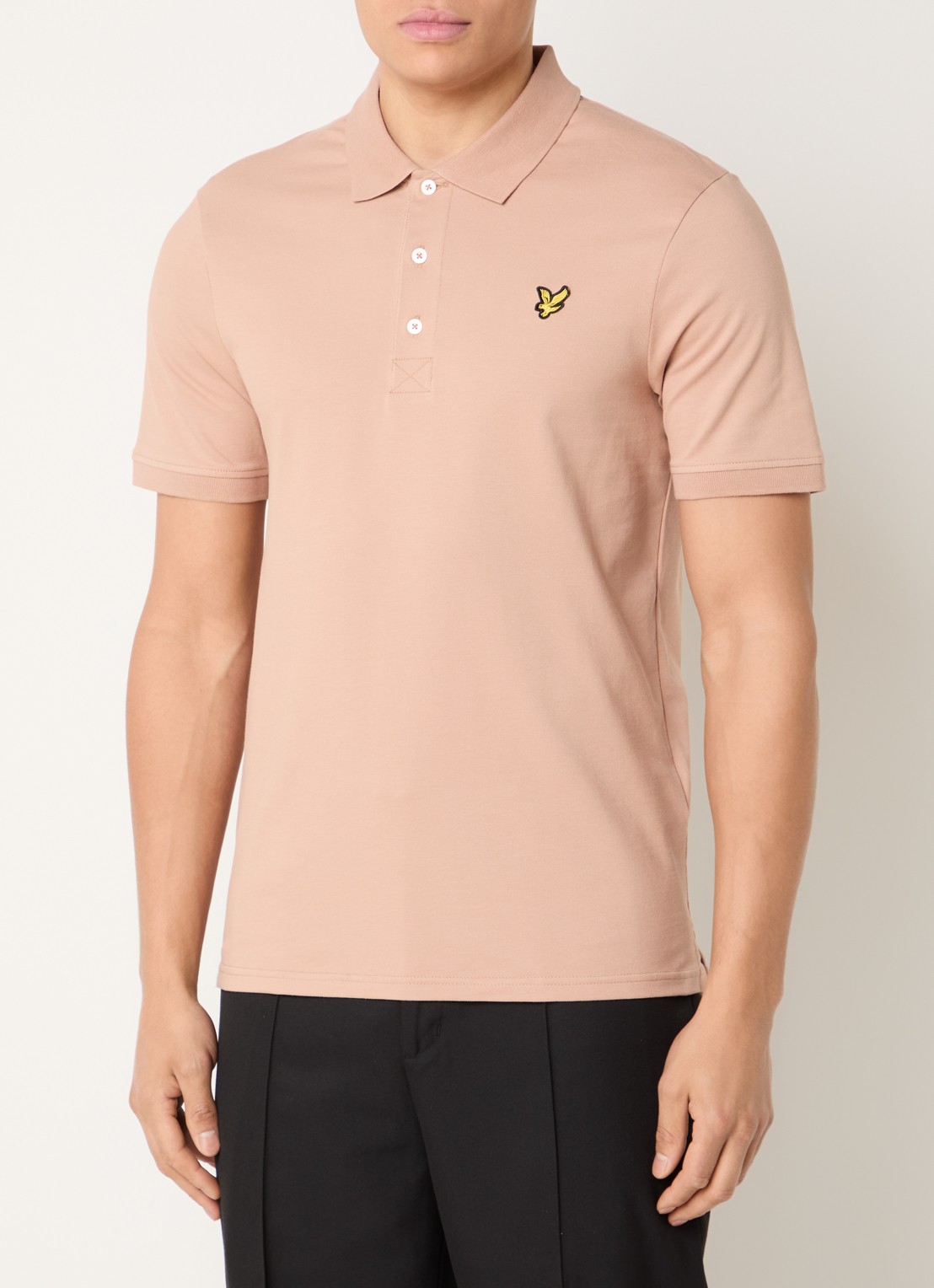 Lyle & Scott Regular fit polo van  piqué katoen met logo - detail abrikoos