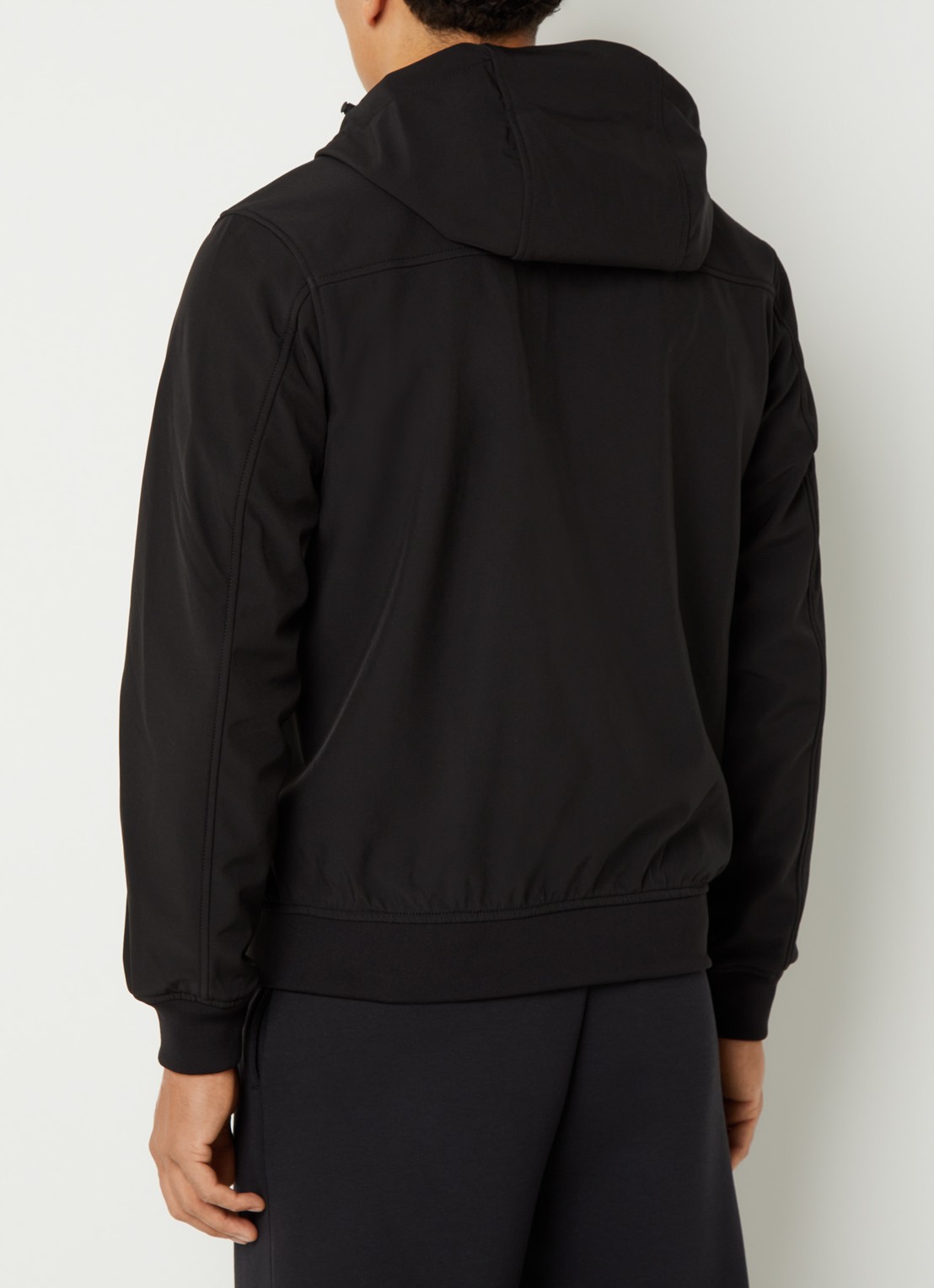 Lyle & Scott Softshell jack met capuchon en ritszakken - achterkant 2 zwart