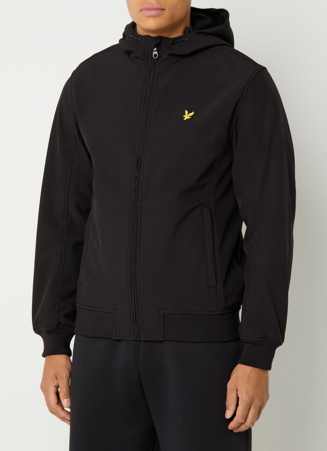 Lyle & Scott Softshell jack met capuchon en ritszakken - detail zwart