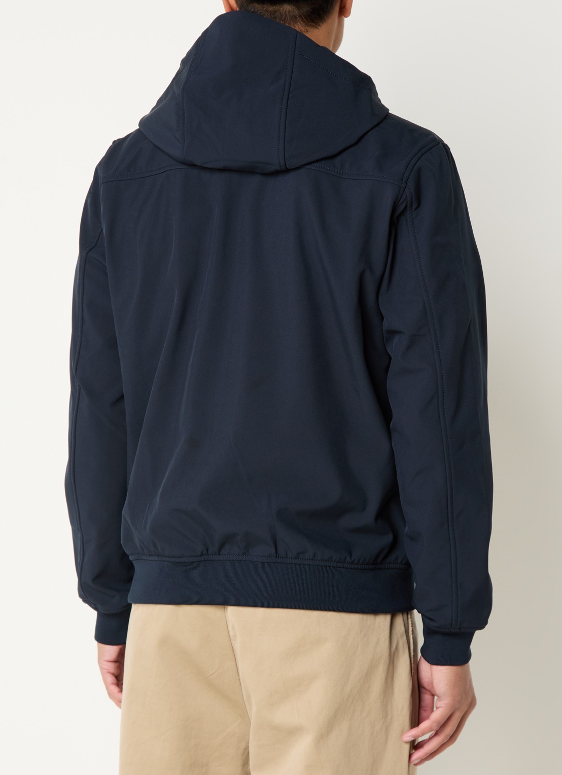 Lyle & Scott Softshell jack met capuchon en ritszakken - achterkant donkerblauw
