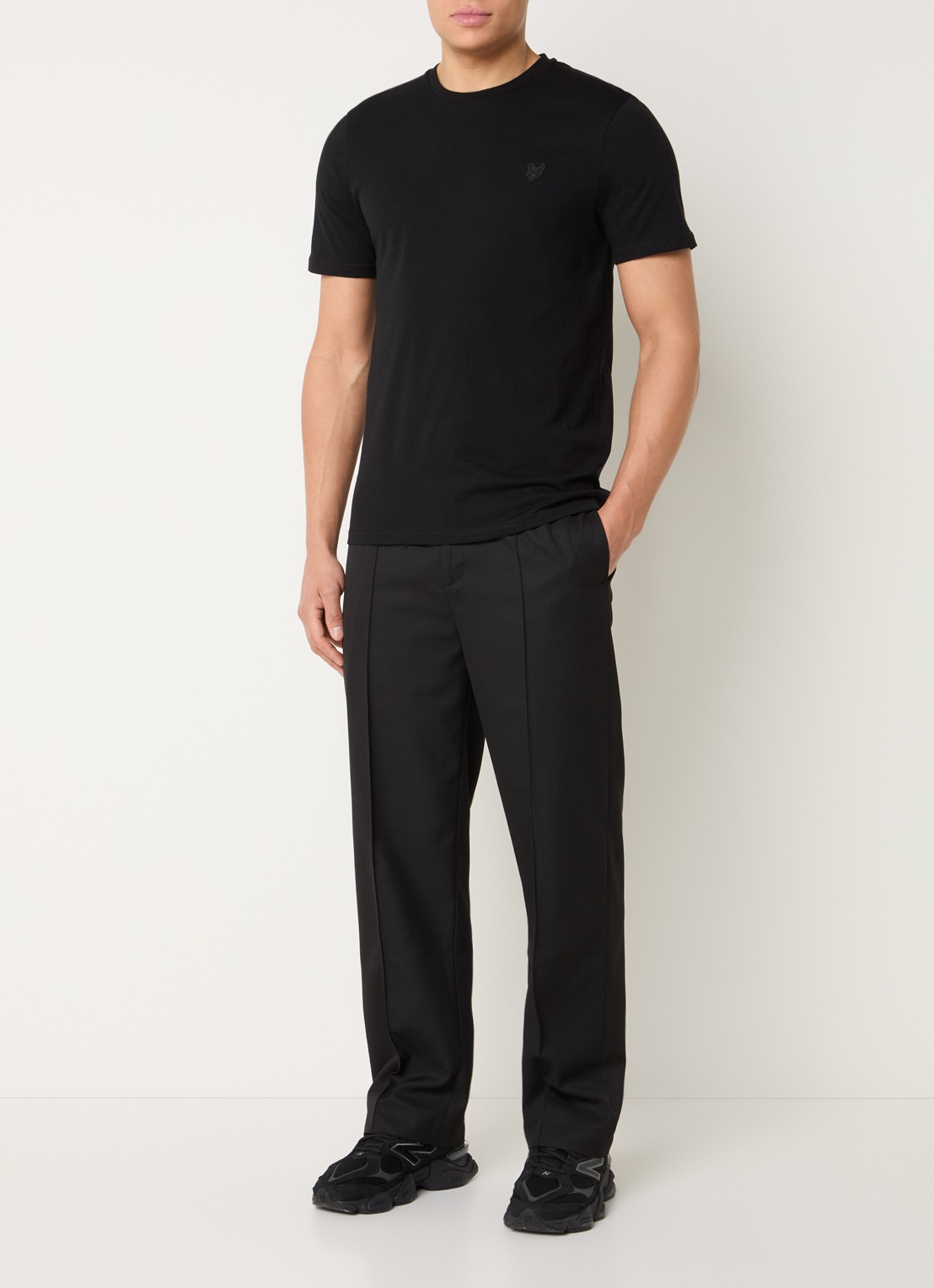 Lyle & Scott Superfine T-shirt met logoborduring - voorkant 2 zwart