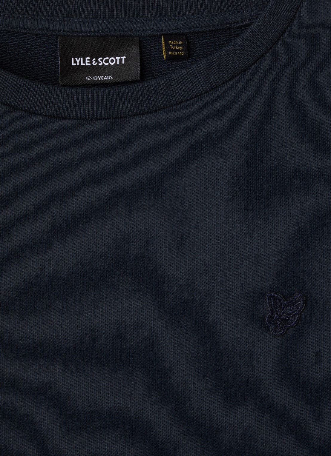 Lyle & Scott Sweater met logo - detail donkerblauw