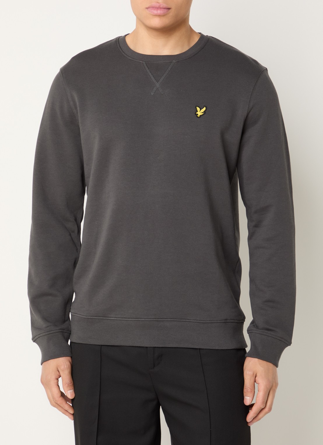 Lyle & Scott Sweater van katoen met logoborduring - detail 2 antraciet