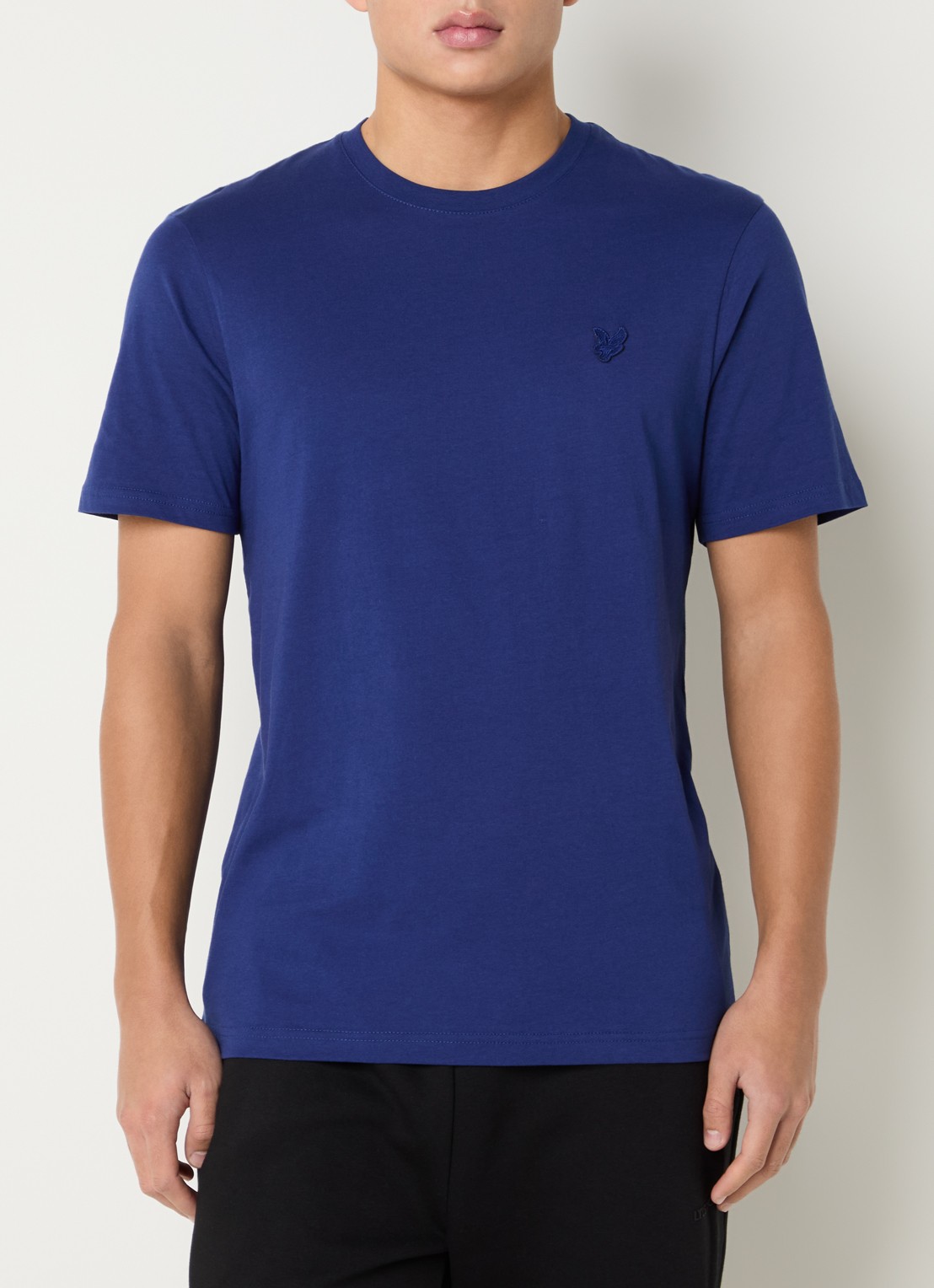 Lyle & Scott T-shirt met logo - detail donkerblauw