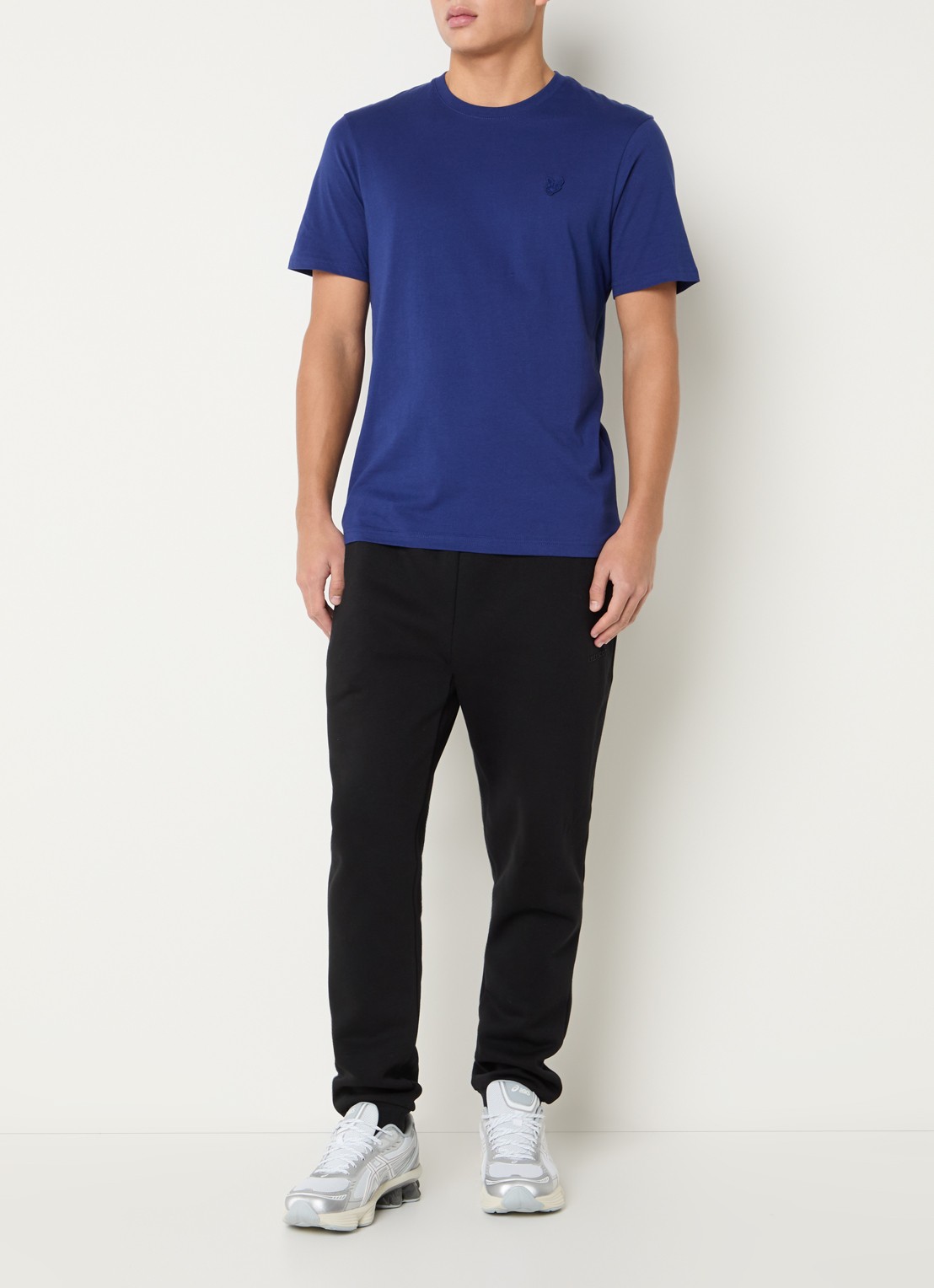 Lyle & Scott T-shirt met logo - voorkant 4 donkerblauw