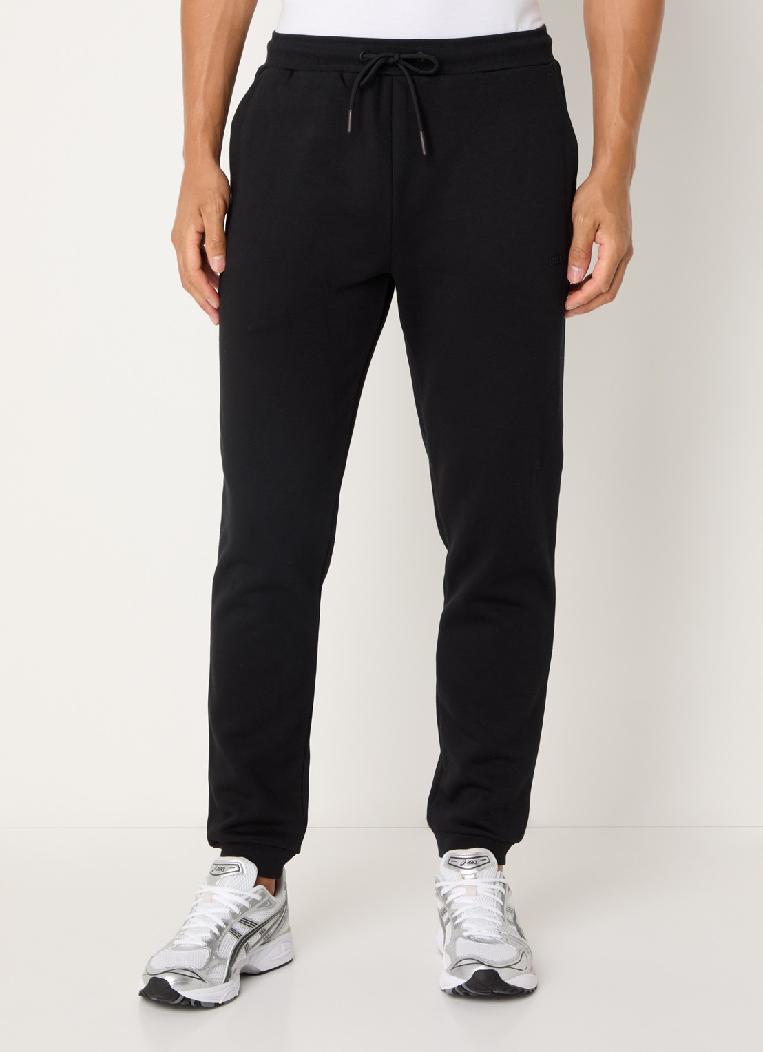 Lyle & Scott Tapered fit joggingbroek met logo en steekzakken - detail 4 zwart