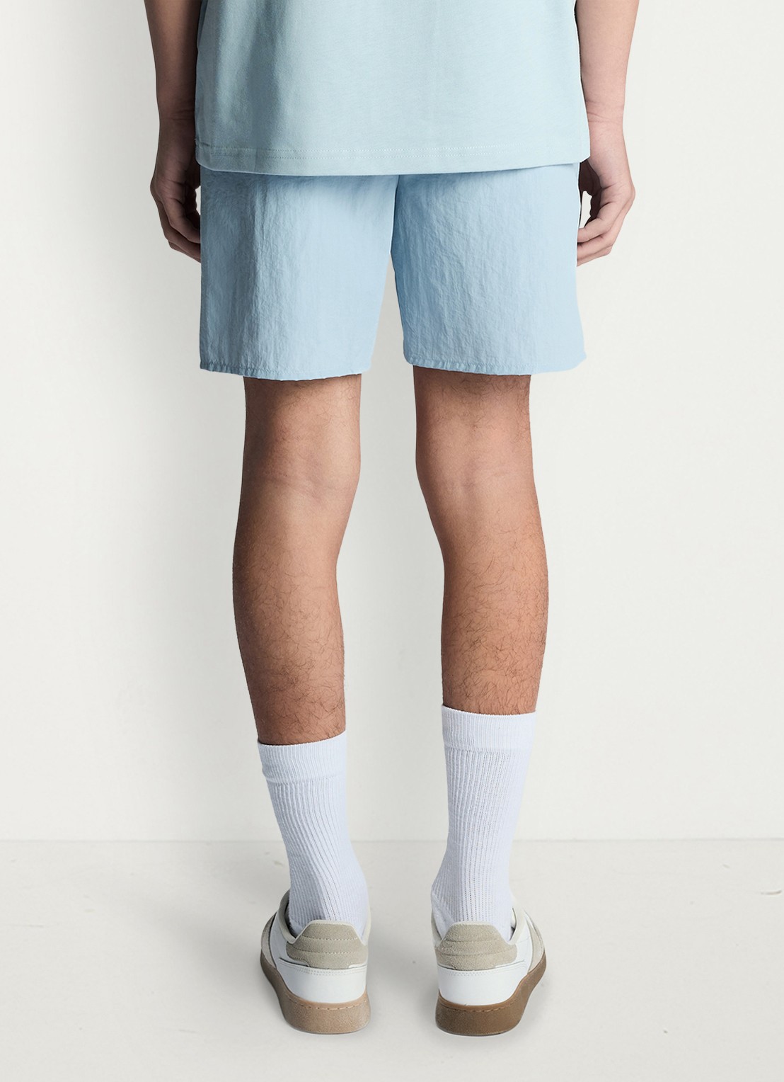 Lyle & Scott Zwemshorts met logoborduring - achterkant lichtblauw