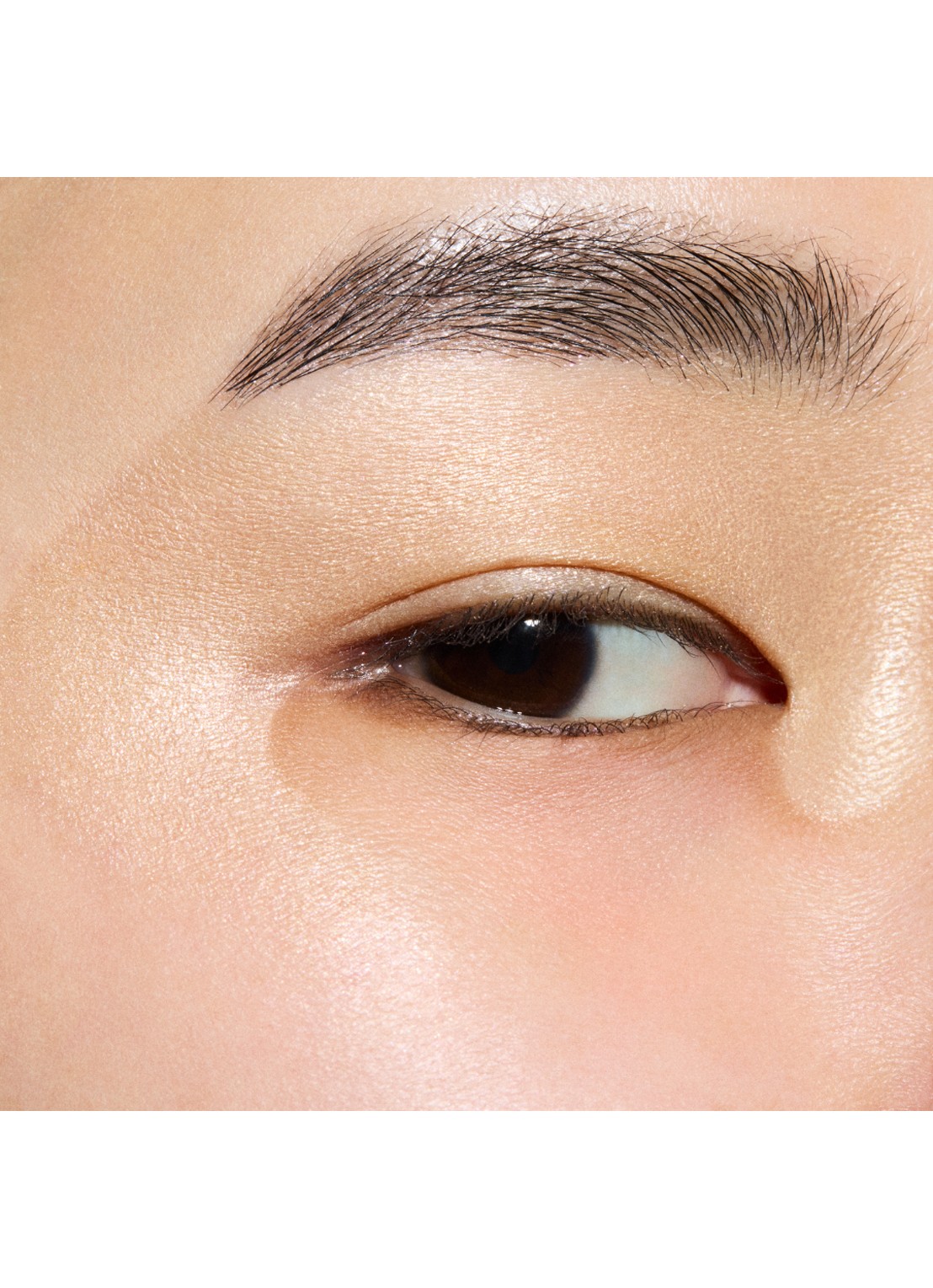 M·A·C Glitter Single Eye Shadow Compact - losse oogschaduw - detail 5 oh so gilty