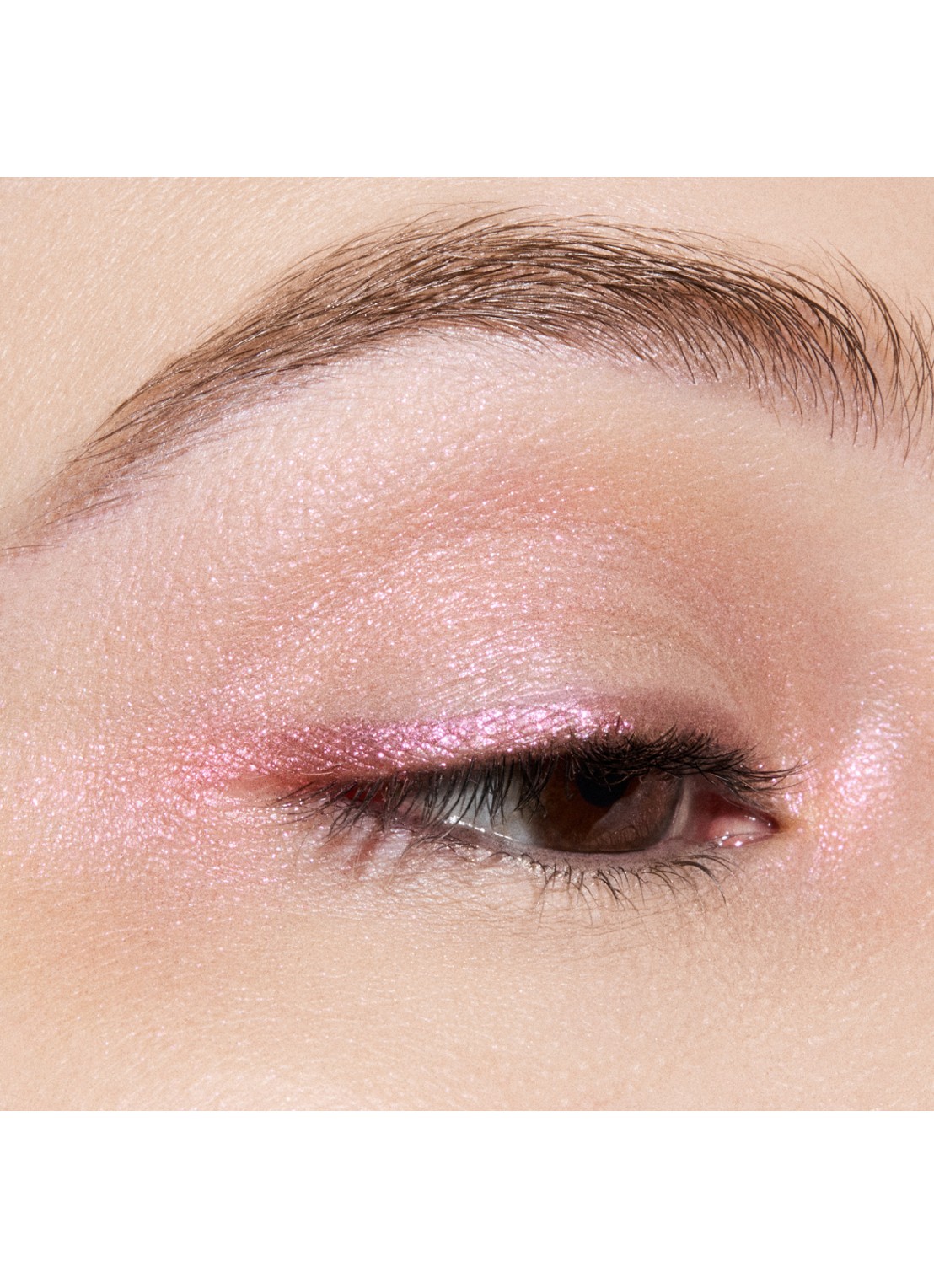 M·A·C Glitter Single Eye Shadow Compact - losse oogschaduw - detail 4 pink lightning