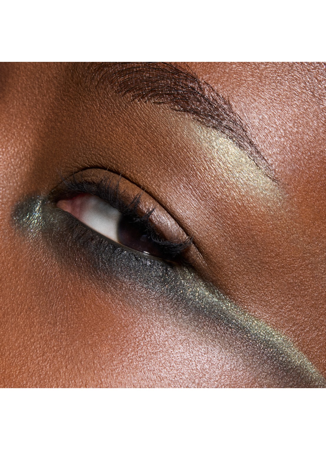 M·A·C Glitter Single Eye Shadow Compact - losse oogschaduw - detail 4 try me on