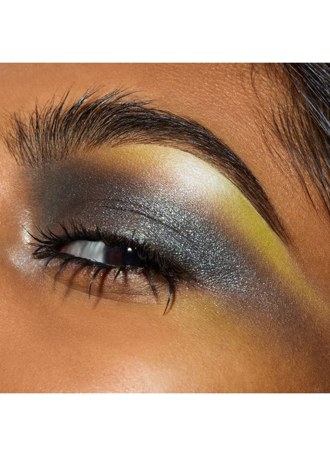 M·A·C Glitter Single Eye Shadow Compact - losse oogschaduw - detail 2 private jet