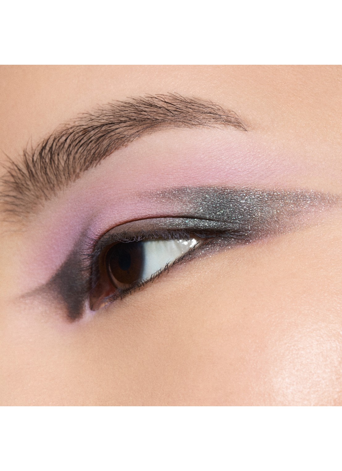M·A·C Glitter Single Eye Shadow Compact - losse oogschaduw - detail 3 private jet