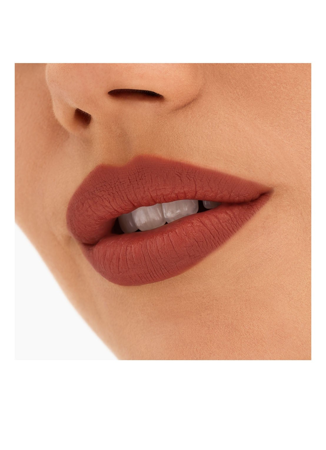 M·A·C Locked Kiss - lipstick  - detail 2 meticulous