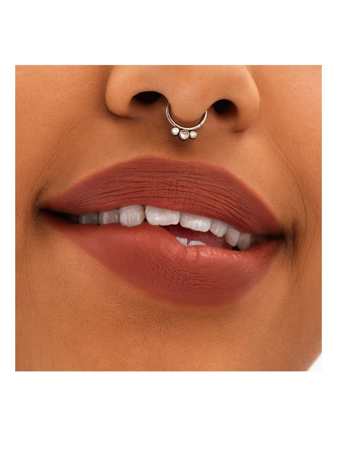 M·A·C Locked Kiss - lipstick  - detail 3 meticulous