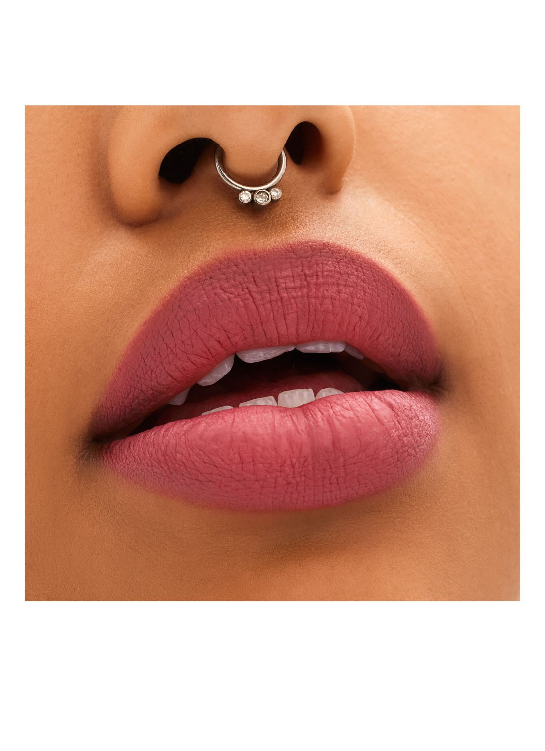 M·A·C Locked Kiss - lipstick  - detail 5 connoisseur