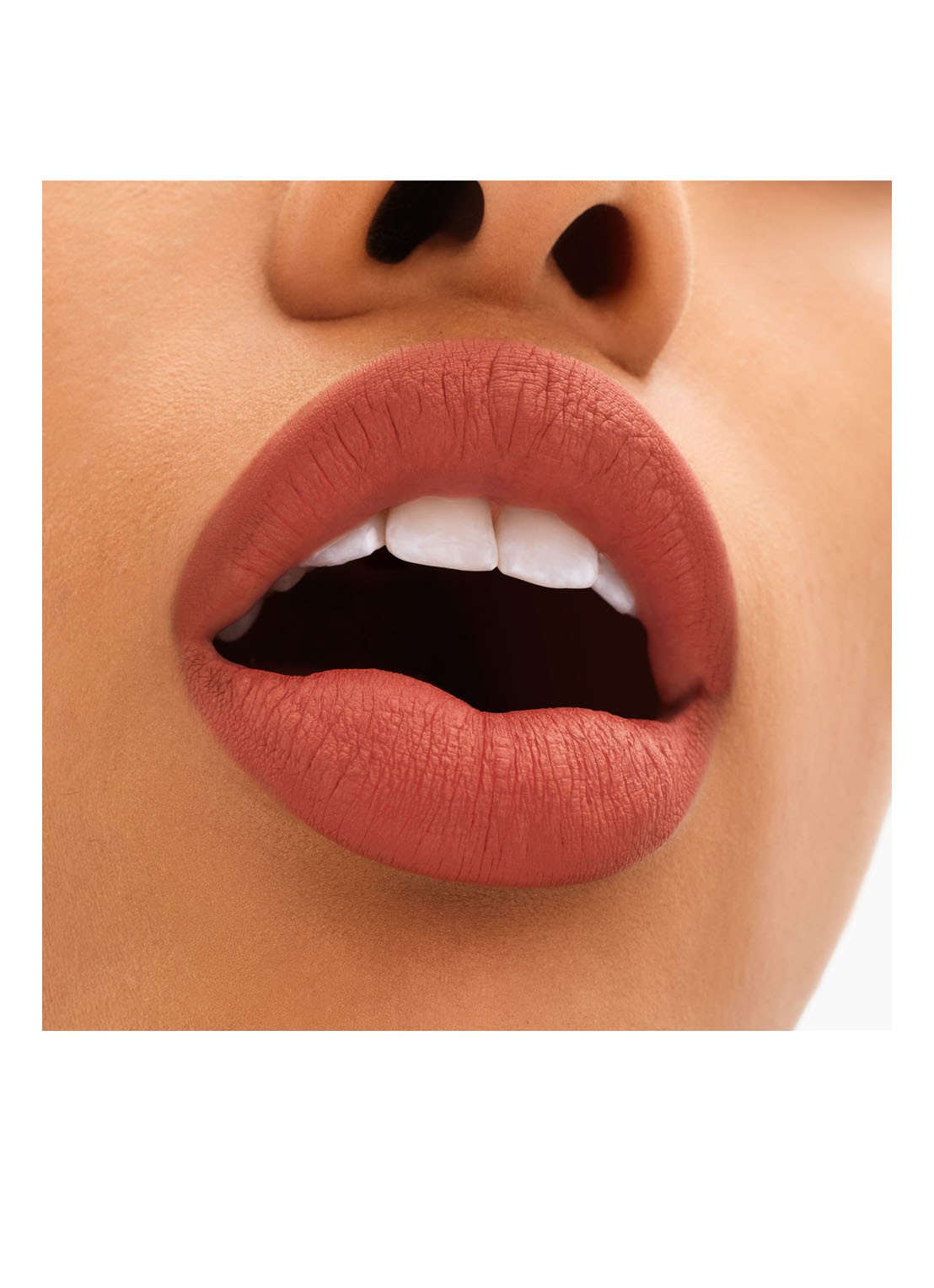 M·A·C Locked Kiss - lipstick  - detail 5 mull it over & over