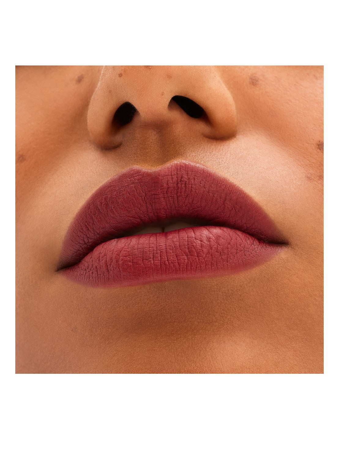 M·A·C Locked Kiss - lipstick  - detail 3 coy