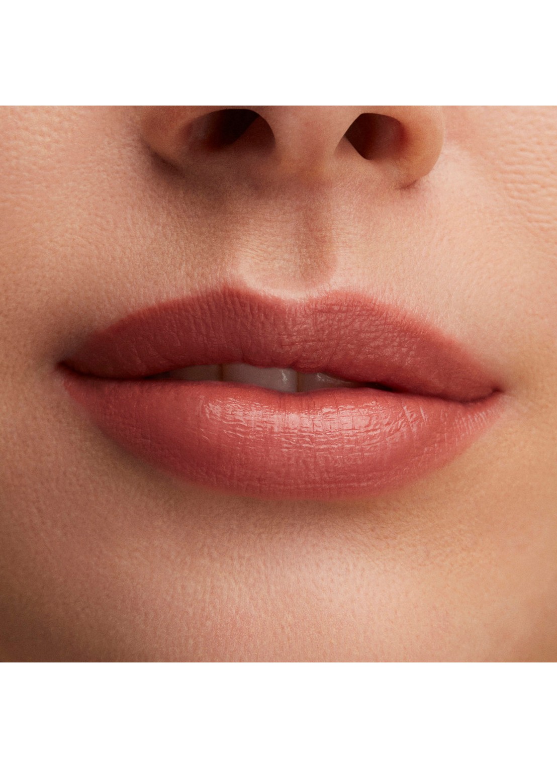 M·A·C Lustreglass Sheer-Shine Lipstick - lipstick - achterkant 8 hug me